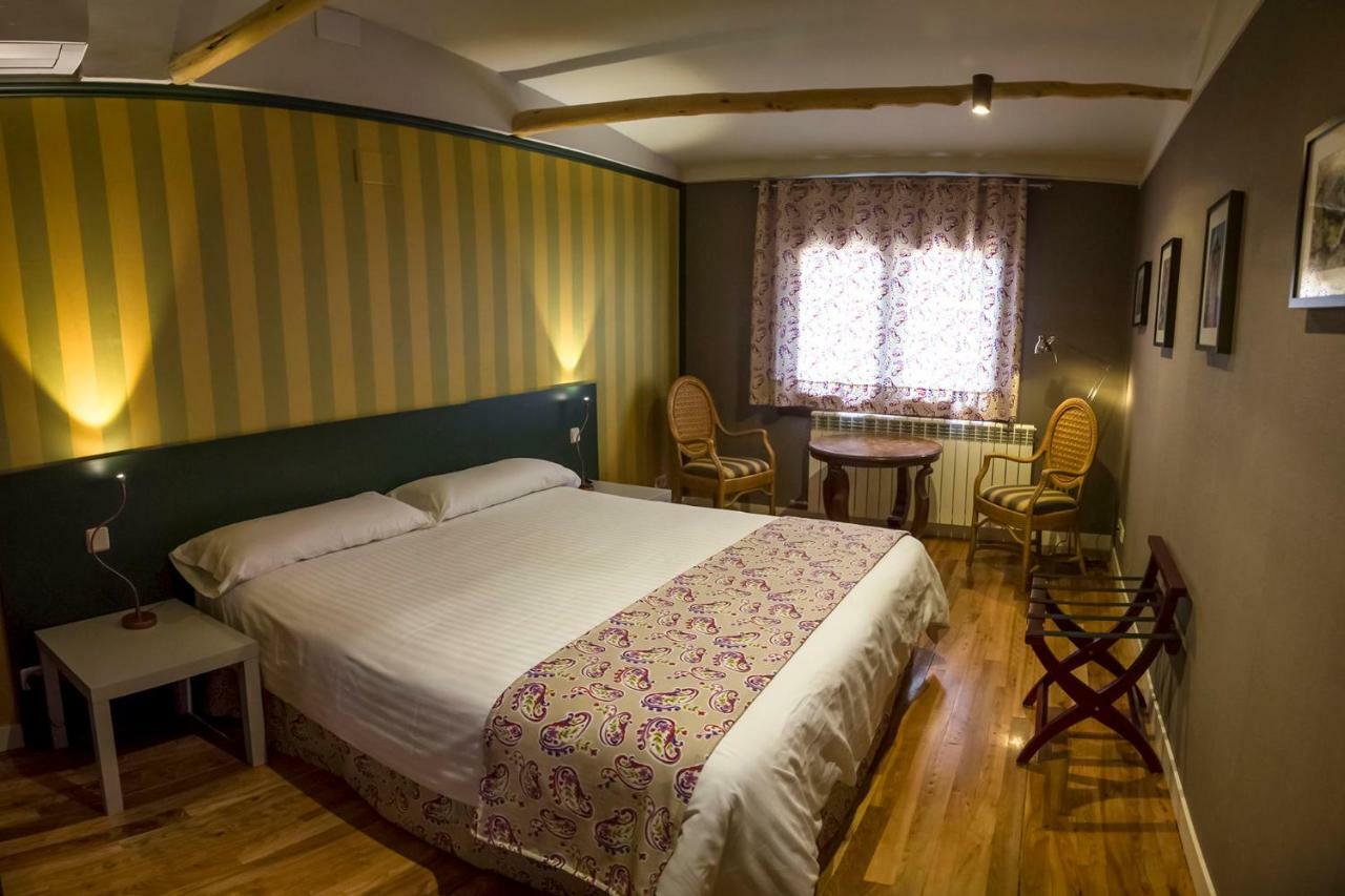 Apartamentos Rurales De La Sexma Del Sabinar Corduente Exteriör bild