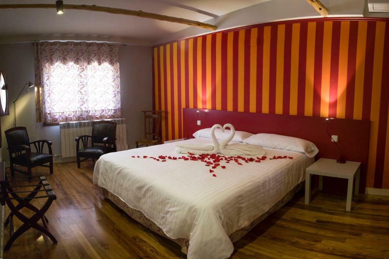 Apartamentos Rurales De La Sexma Del Sabinar Corduente Exteriör bild